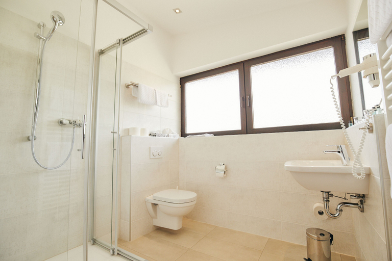 Bathroom 4, Hotel Parc Fermé, Ahrweiler