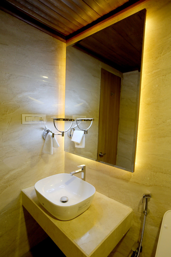 Bathroom 3, Silverador Boutique Hotel, Thane
