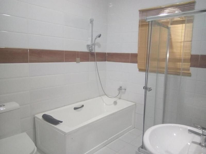 Bathroom 4, Vanessa Paris Hotel, AbujaMun