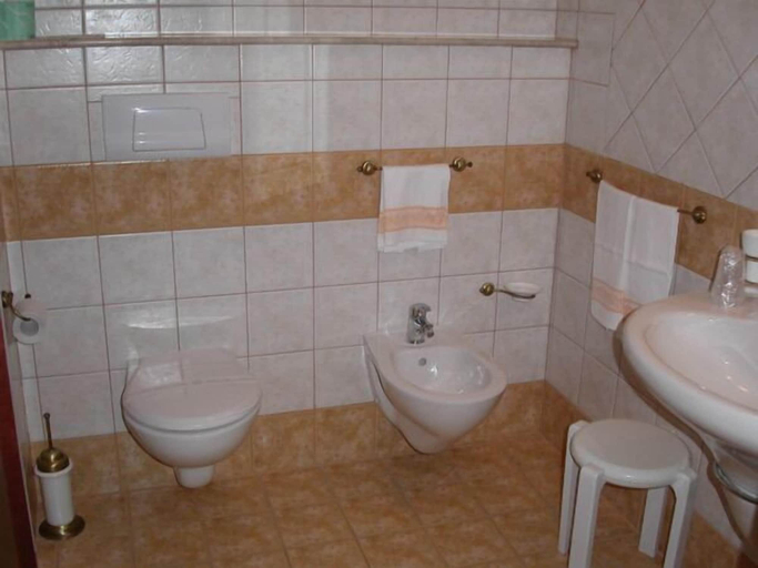 Bathroom, Hotel Akrabello, Agrigento