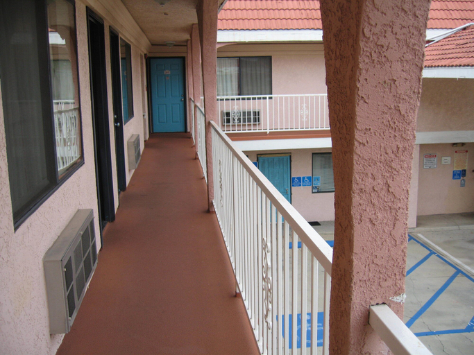 Others 5, Royal Inn Motel Long Beach, Los Angeles