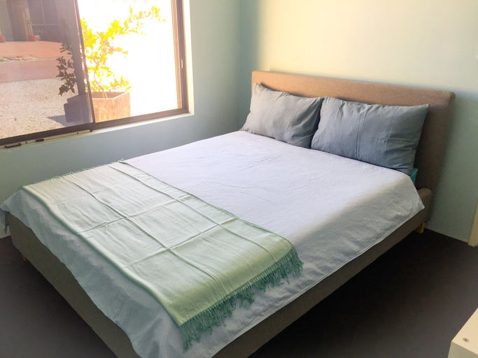 Bedroom 4, Caversham B&B, Swan