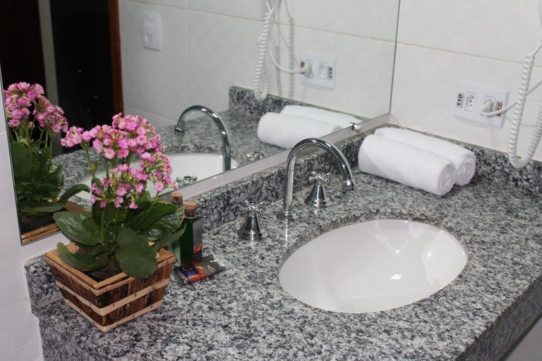 Bathroom 5, Hotel Fazenda Pirâmides, Jarinu