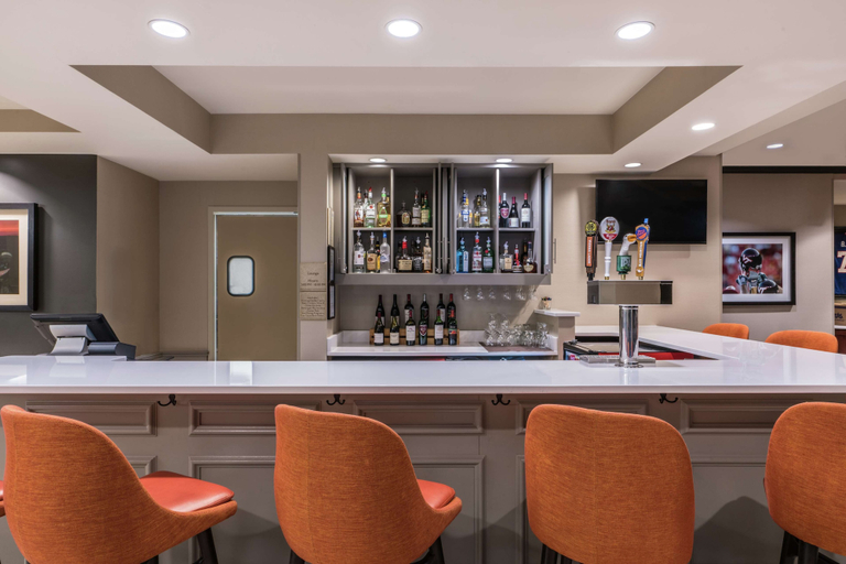 Food & Drinks 5, Hilton Garden Inn Blacksburg University, Montgomery