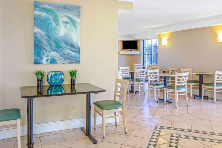 Food & Drinks 5, Days Inn by Wyndham Reno, Washoe