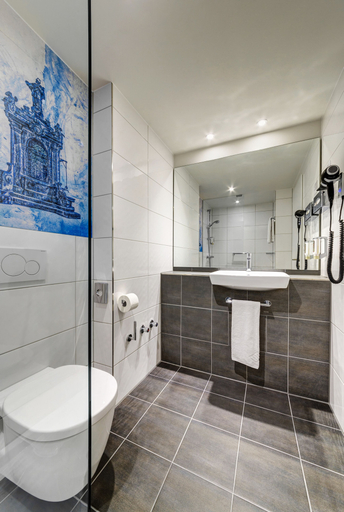 Bathroom 5, ibis Styles Rastatt Baden-Baden, Rastatt