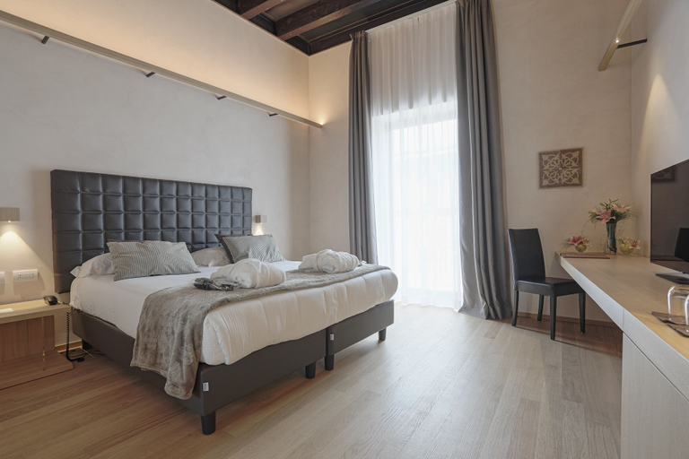 Bedroom 3, Alba Palace Hotel, Agrigento