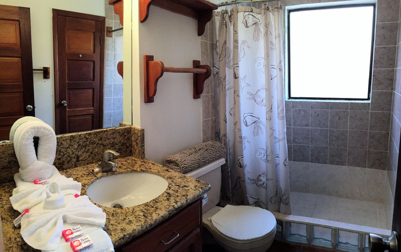 Bathroom 3, Tradewinds Paradise Villas
