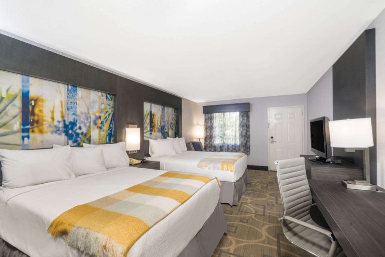 Bedroom 3, Days Inn by Wyndham Asheville Downtown North, Buncombe