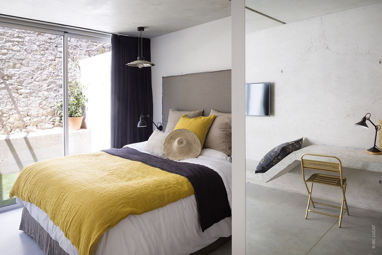Bedroom 3, Hotel 19-21, Aude