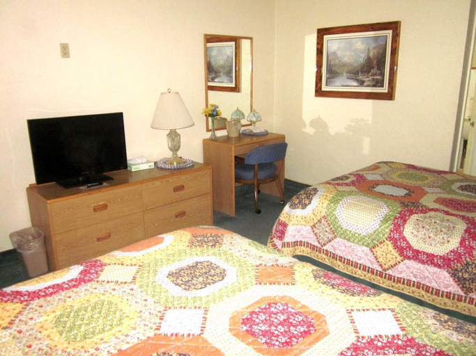 Bedroom 3, Color Country Motel, Garfield
