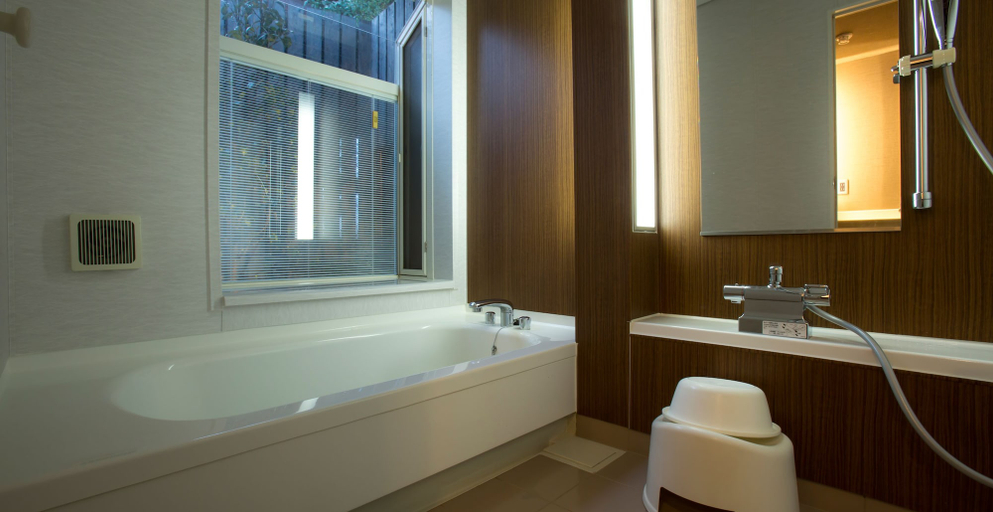 Bathroom 4, Asan Kotonami, Mannō