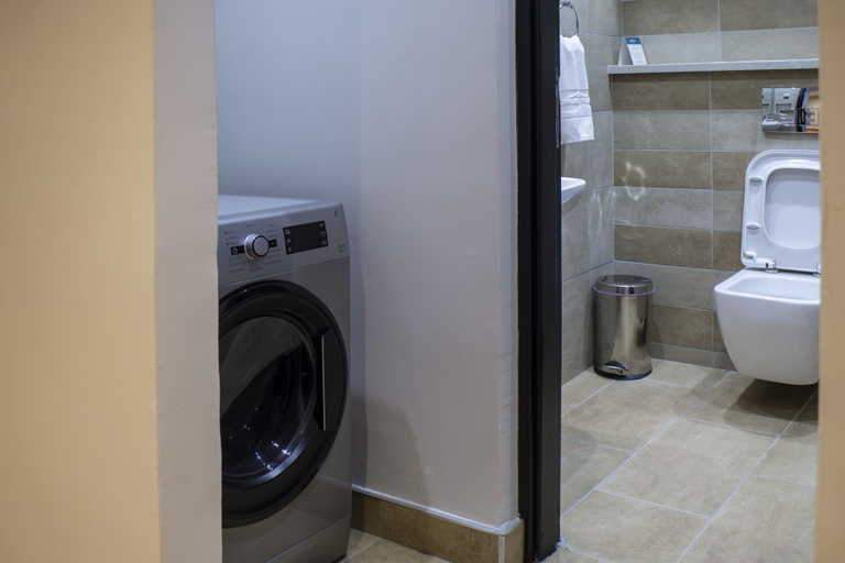 Bathroom 4, LONGONOT PLACE SUITES - Nairobi, City Centre CBD, Starehe