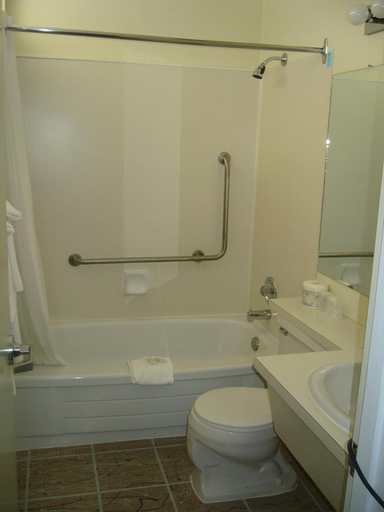 Bathroom 4, Hospitality Inn, Thompson-Nicola