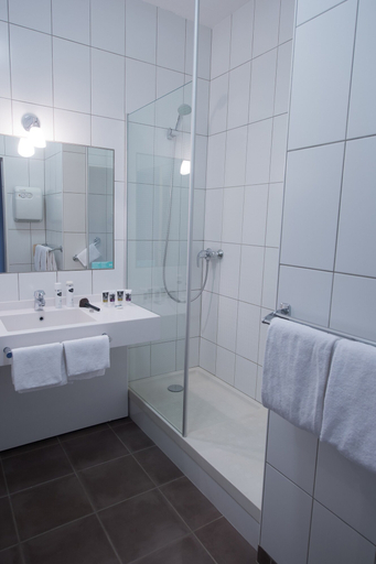 Bathroom 5, Mercure Bords de Loire Saumur Hotel, Maine-et-Loire