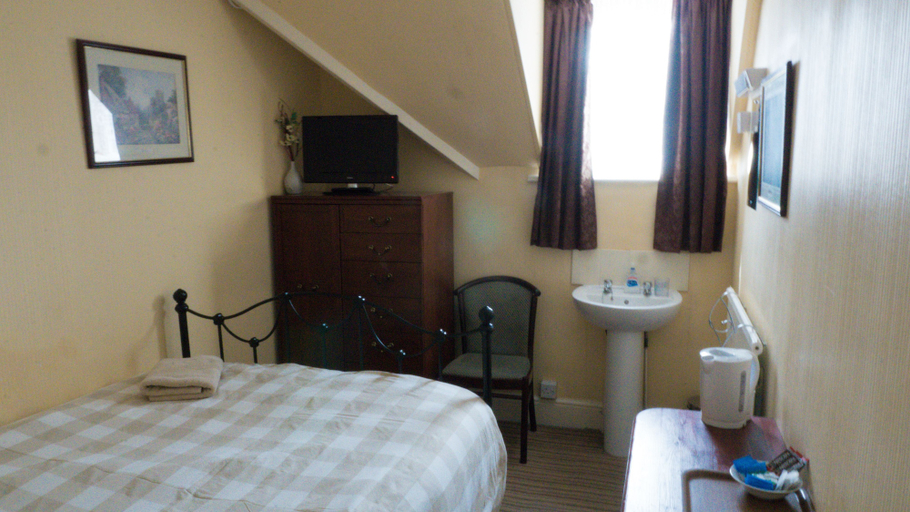Bedroom 2, Chandos Premier Hotel Folkestone - Channel Tunnel, Kent