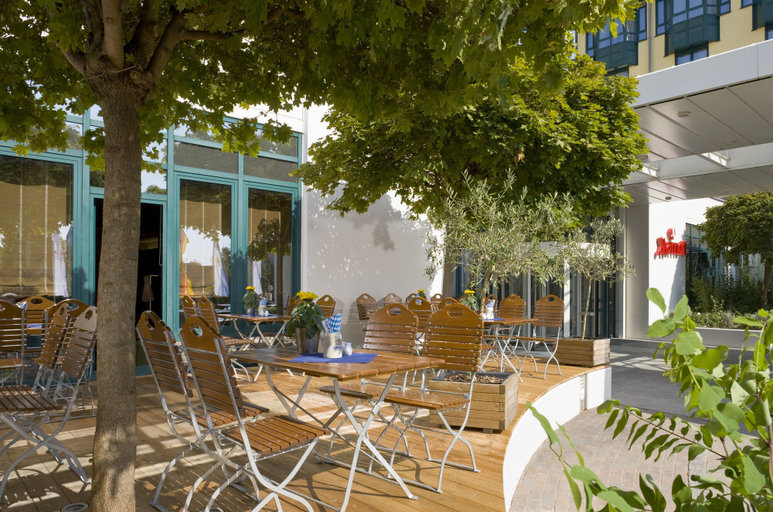 Exterior & Views 2, Munich Airport Marriott Hotel, Freising