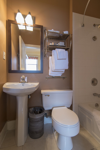 Bathroom 4, Deer Lodge, Division No. 15