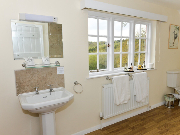 Bathroom 3, Twyford Farm B&B, East Sussex