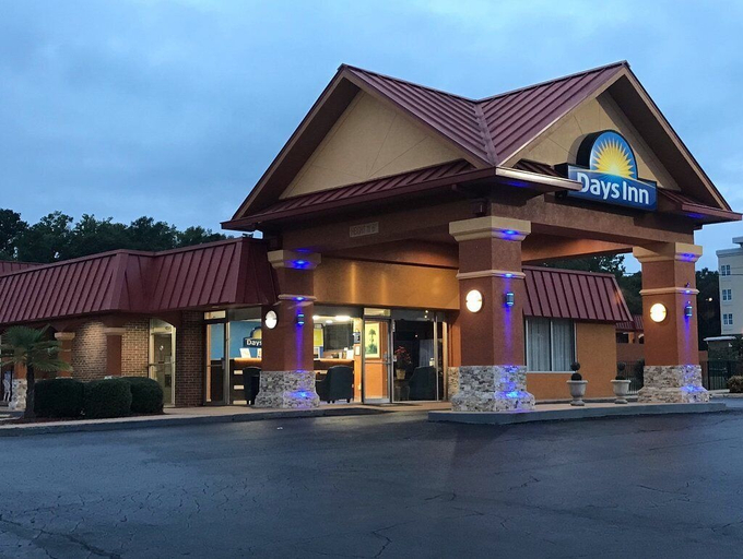 Exterior & Views 2, Days Inn by Wyndham Forsyth, Monroe