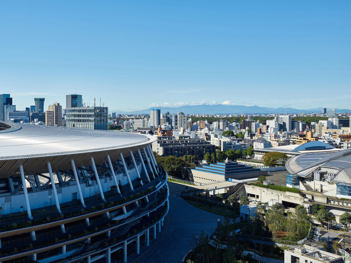 Exterior & Views 23