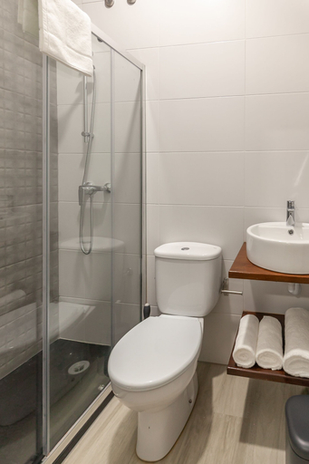 Bathroom 4, Zarco Bed&Breakfast, Funchal
