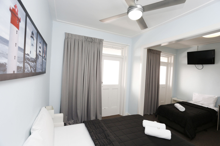 Bedroom 2, The Lakes Hotel, Wyong - South and West