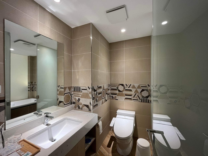 Bathroom 5, Bentley Hotel, Taoyuan