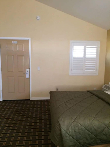 Bedroom 5, Pacific Best Inn, Monterey