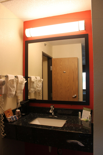 Bathroom 4, AmericInn by Wyndham West Burlington, Des Moines