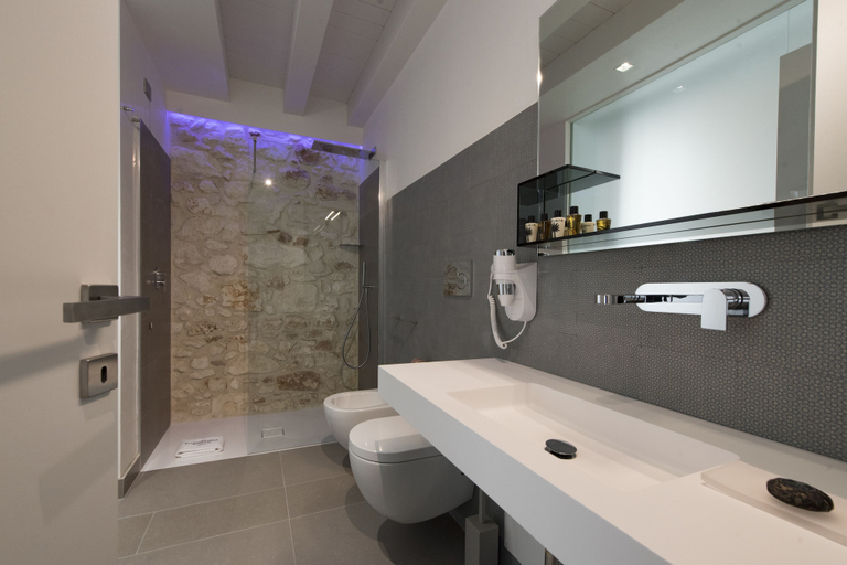 Bathroom 5, Caportigia Boutique Hotel, Syracuse