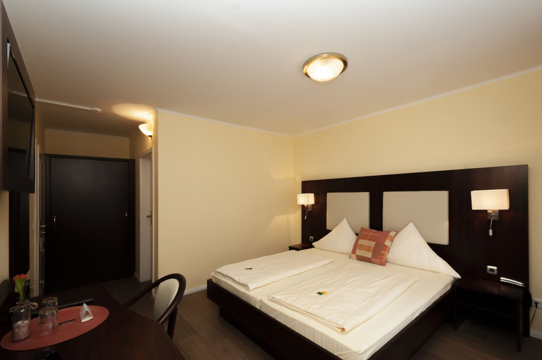 Bedroom 3, Hotel Grüne Tanne, Hamburg