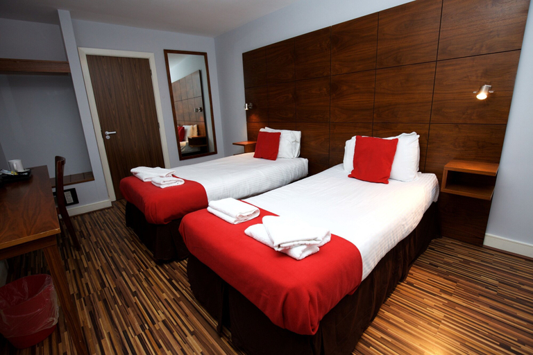 Bedroom 4, Cocoon at The International Inn, Sefton
