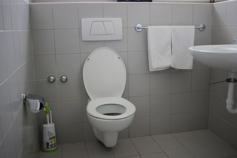 Bathroom 2, Mount Elgon Hotel, Mbale