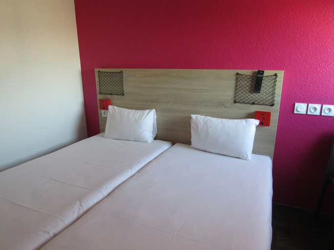 Bedroom 5, hotelF1 Igny Massy TGV, Essonne