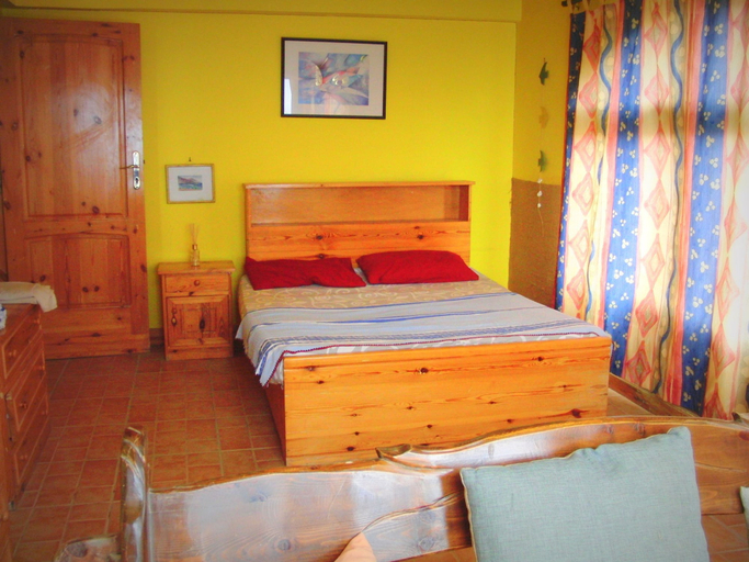 Bedroom 2, Villa Sarda, Sant Katrin
