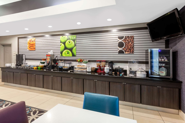 Food & Drinks 5, La Quinta Inn & Suites by Wyndham Lumberton, Hardin