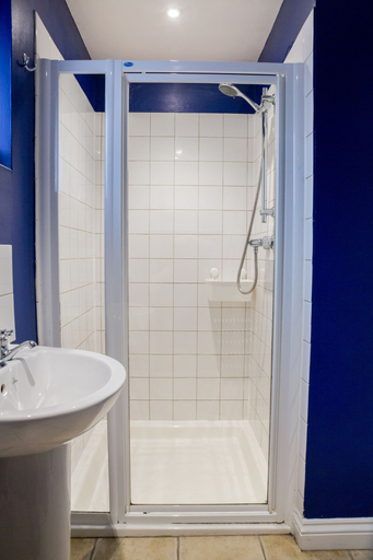 Bathroom 3, The Farmers Boy Inn Longhope, Gloucestershire