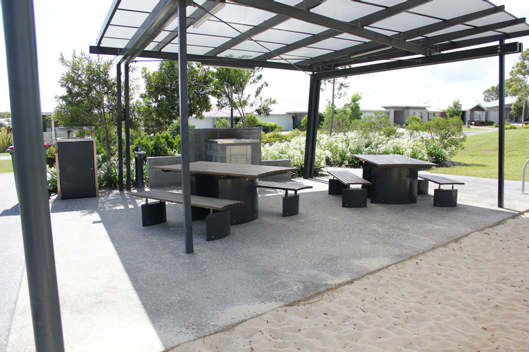 Others 5, Direct Collective - Breeze on Brightwater, Maroochy - Buderim