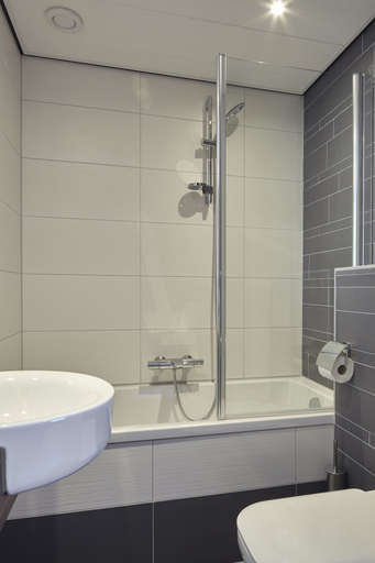 Bathroom 5, The Muse Amsterdam Hotel, Amsterdam