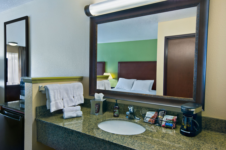 Bathroom 5, Oxford Suites Hermiston, Umatilla