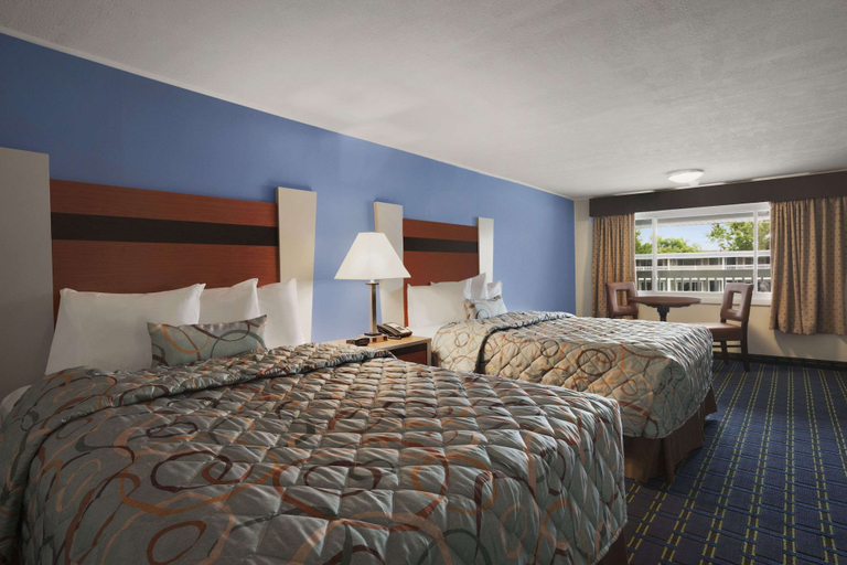 Bedroom 4, Days Inn by Wyndham West Yarmouth/Hyannis Cape Cod Area, Barnstable