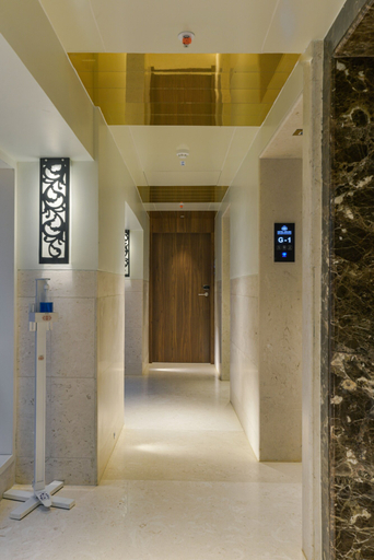 Others 5, Hotel Airlink, Mumbai Suburban