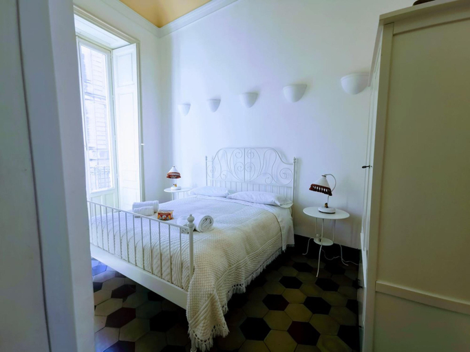 Bedroom 3, Fera O' Luni, Catania