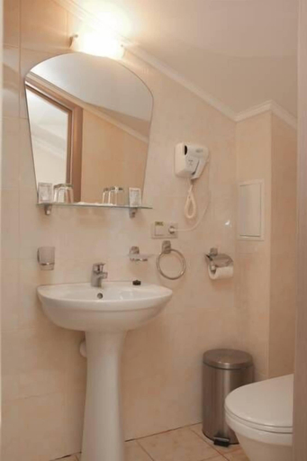Bathroom 3, Gonchar Hotel, Shevchenkivs'kyi