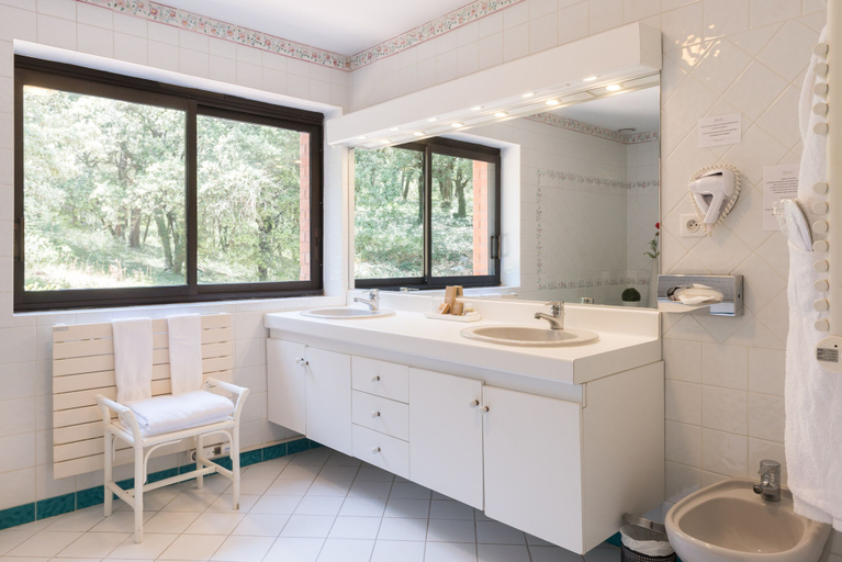 Bathroom 3, Domaine Du Lac, Var