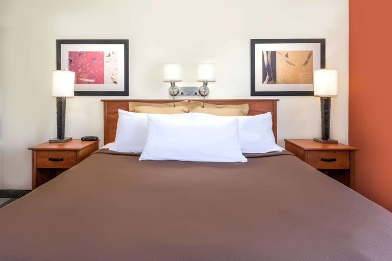 Bedroom 5, Travelodge by Wyndham Jackson, Jackson