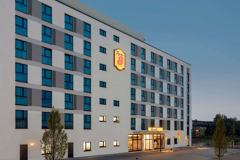 Exterior & Views 2, Super 8 by Wyndham Oberhausen am Centro, Oberhausen