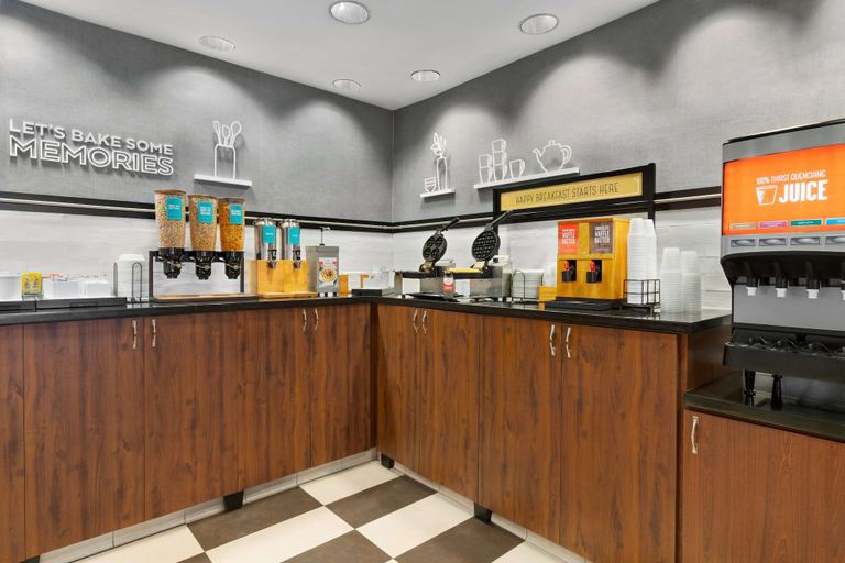 Food & Drinks 5, Hampton Inn Denver-West/Golden, Jefferson