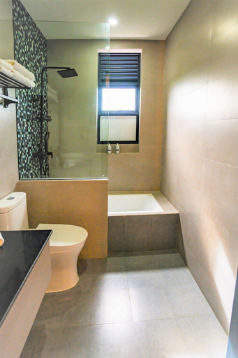 Bathroom 3, Maa Thundi